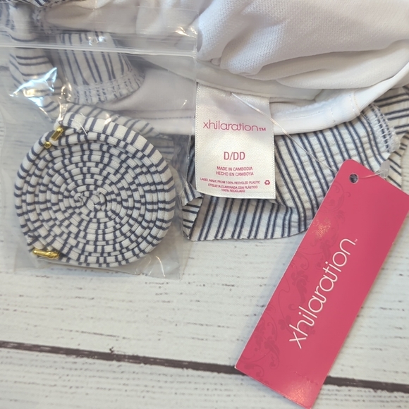 NWT Xhilaration Ruffle Bandau Bikini - Size D/DD & S - Picture 11 of 16